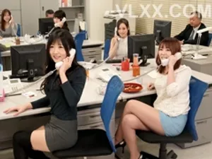 ông chơi trò bịt mắt với cô cháu gái vú đẹp tuổi dậy thì