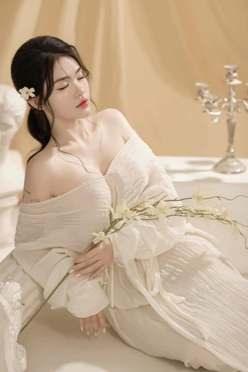 Người phụ nữ nghiện tình dục nện với những người đàn ông ở khu phố